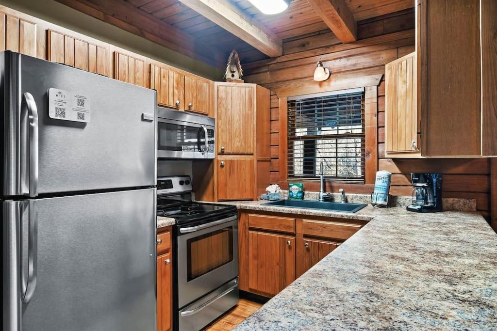 Mama Bear'S Retreat Villa Sevierville Exterior photo